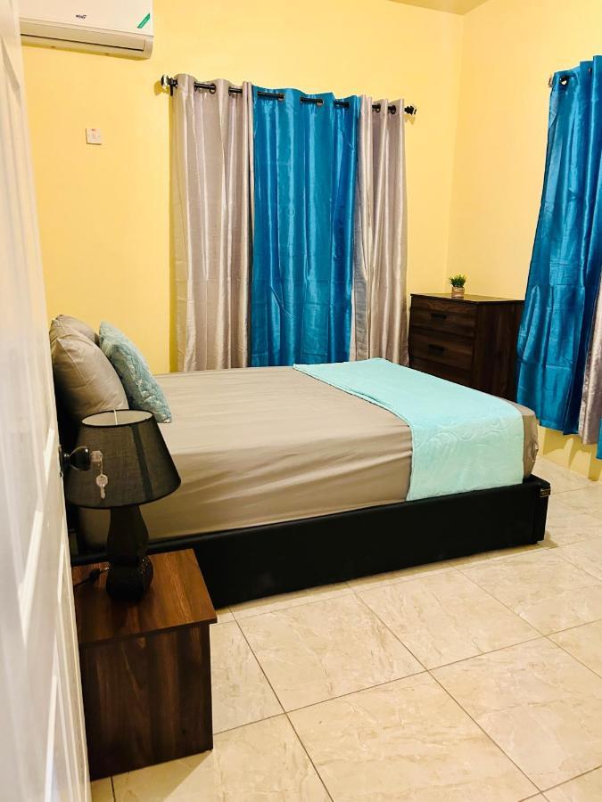 The Rest Stop-B- 15 Min From Airport/24Hrs Security Монтего Бей Екстериор снимка